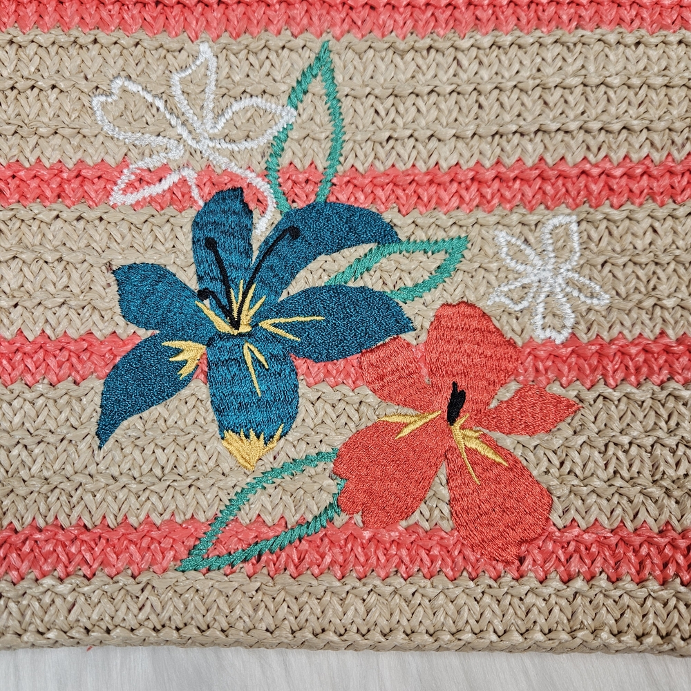 Vera Bradley Rain Forest Lily Coral Straw Wristlet - Picture 5 of 9